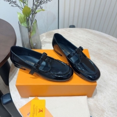 Louis Vuitton Flat Shoes